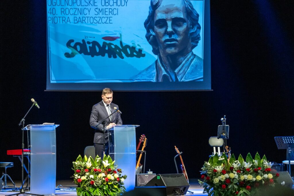 Odsłonięcie pomnika Piotra Bartoszcze fot. fot. Szymon Zdziebło/tarantoga.pl dla UMWKP