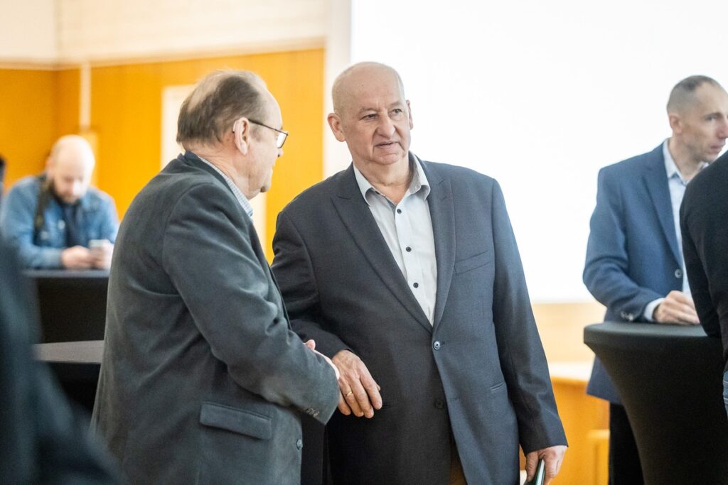 Spotkanie z rolnikami i samorządowcami w Przysieku, fot. Szymon Zdziebło/tarantoga.pl dla UMWKP