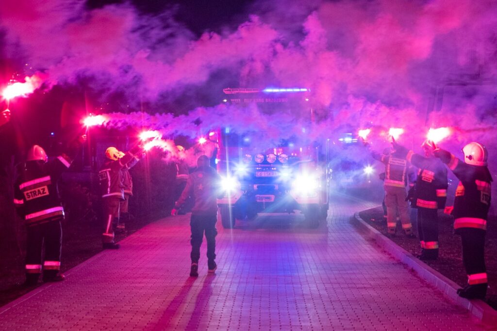 Uroczystość powitania wozu w OSP Brzozowo, fot. Mikołaj Kuras dla UMWKP
