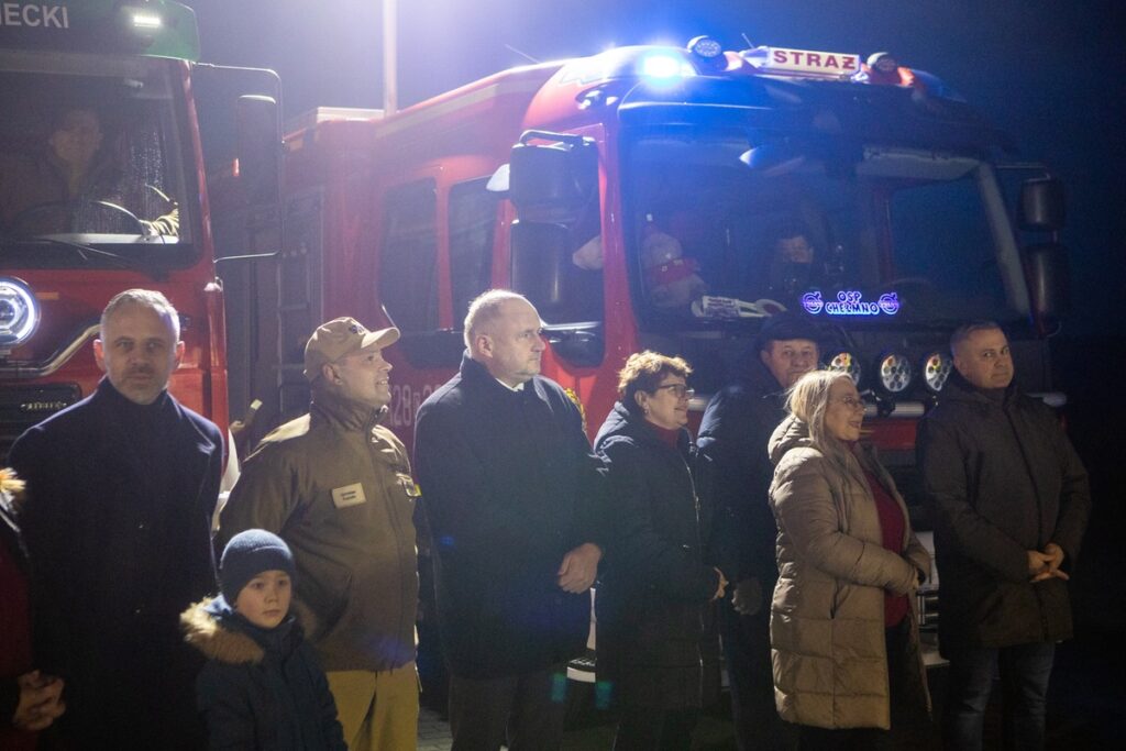 Uroczystość powitania wozu w OSP Brzozowo, fot. Mikołaj Kuras dla UMWKP