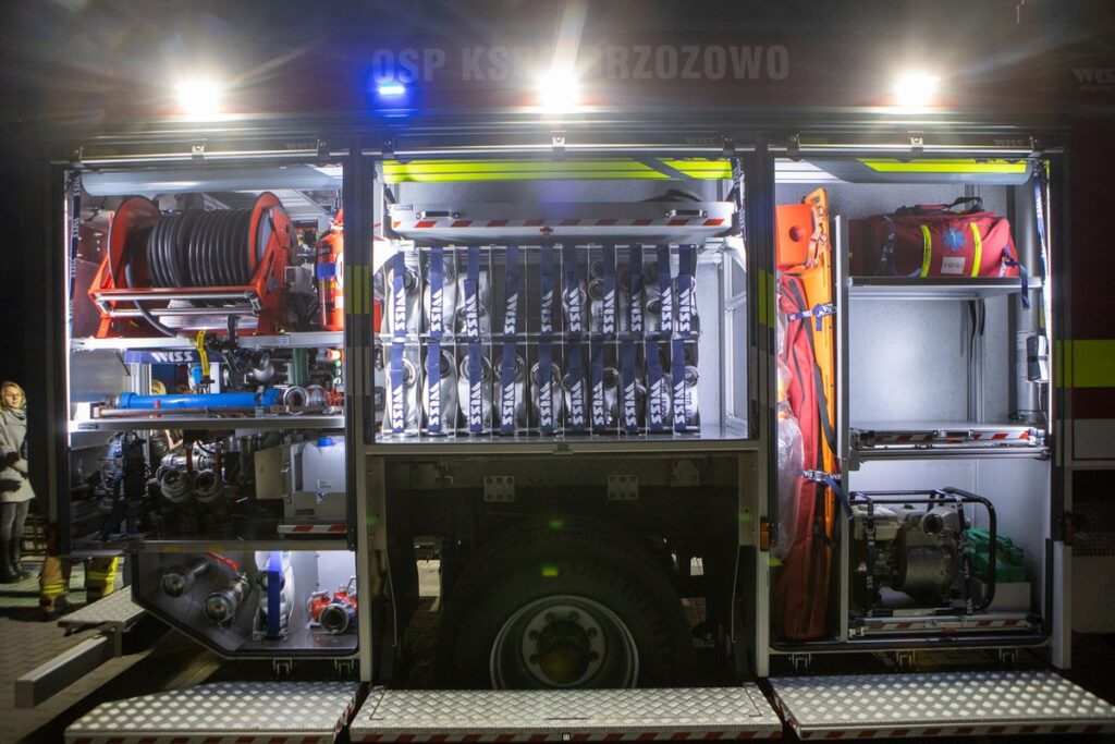 Uroczystość powitania wozu w OSP Brzozowo, fot. Mikołaj Kuras dla UMWKP