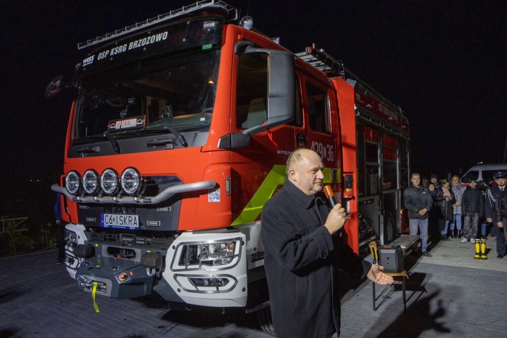 Uroczystość powitania wozu w OSP Brzozowo, fot. Mikołaj Kuras dla UMWKP