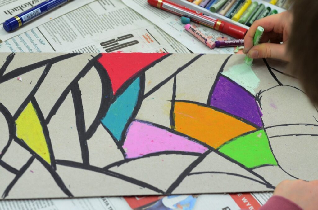 Warsztaty plastyczne w Galerii i Ośrodku Plastycznej Twórczości Dziecka w Toruniu fot. Galeria Dziecka