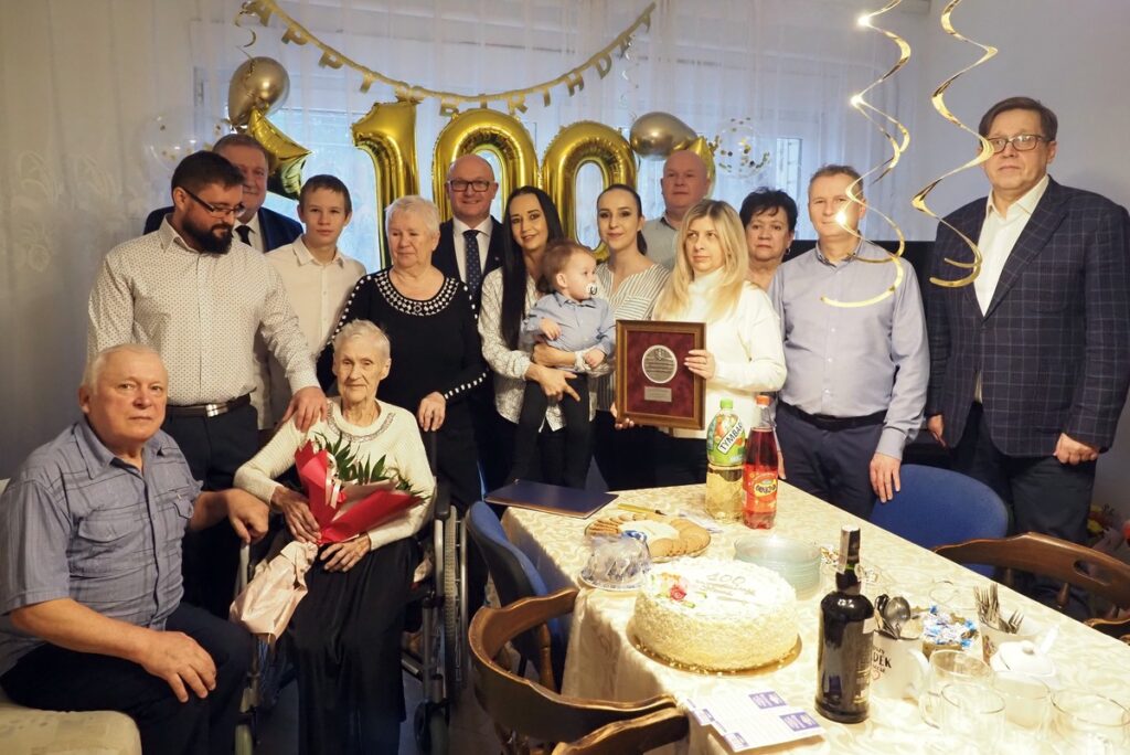 Henryka Mikołajczewska z gośćmi fot. UM Włocławek