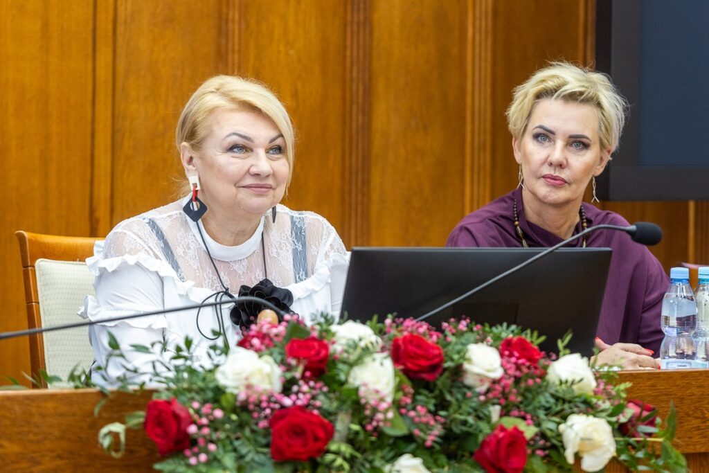 Uroczystość wręczenia umów, fot. Szymon Zdziebło/tatantoga.pl dla UMWKP