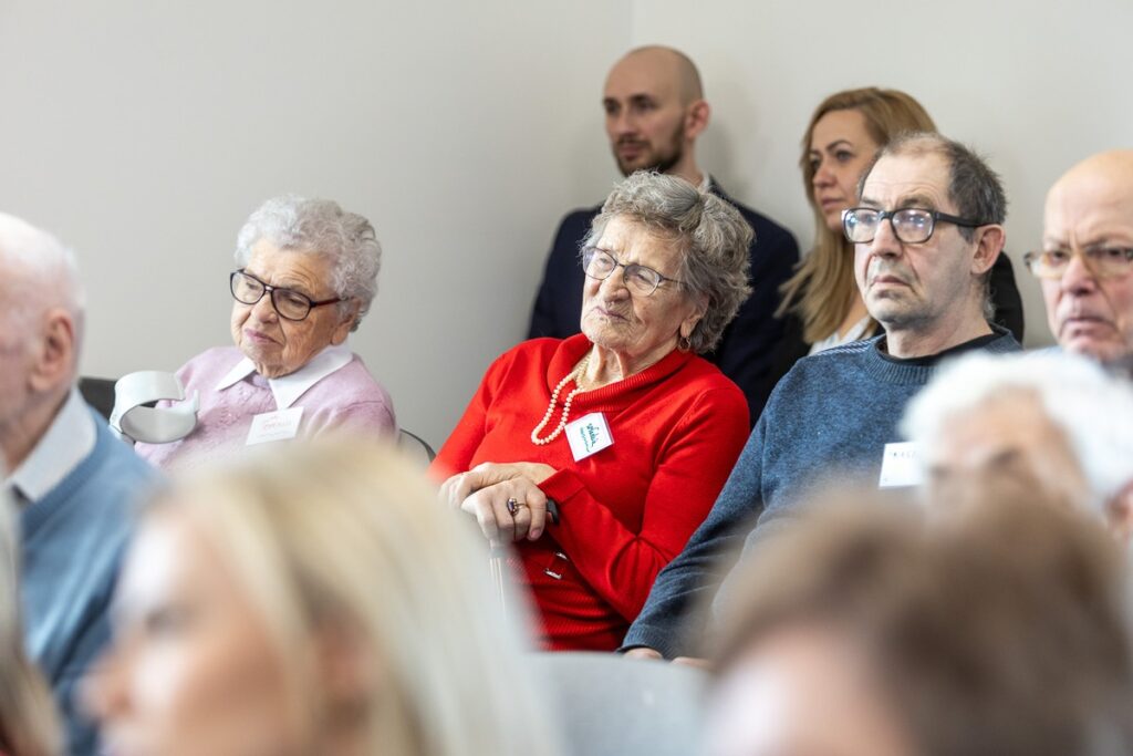 Otwarcie centrum opiekuńczo-mieszkalnego w Gronowie, fot. Szymon Zdziebło/tarantoga.pl. dla UMWKP
