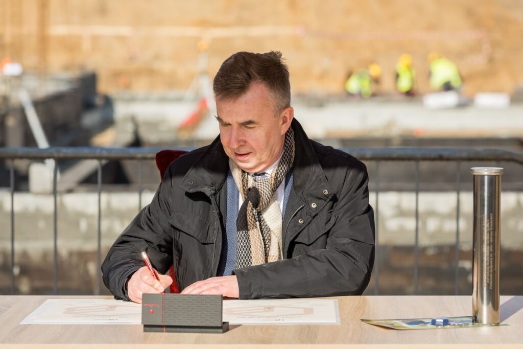 Ceremonia wmurowania aktu erekcyjnego pod Akademickie Centrum Sportu Politechniki Bydgoskiej, fot. Tomasz Czachorowski dla UMWKP