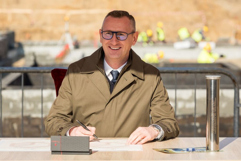 Ceremonia wmurowania aktu erekcyjnego pod Akademickie Centrum Sportu Politechniki Bydgoskiej, fot. Tomasz Czachorowski dla UMWKP