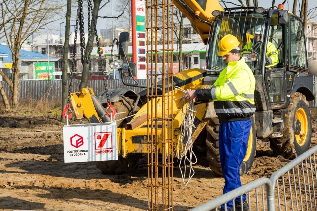 Ceremonia wmurowania aktu erekcyjnego pod Akademickie Centrum Sportu Politechniki Bydgoskiej, fot. Tomasz Czachorowski dla UMWKP