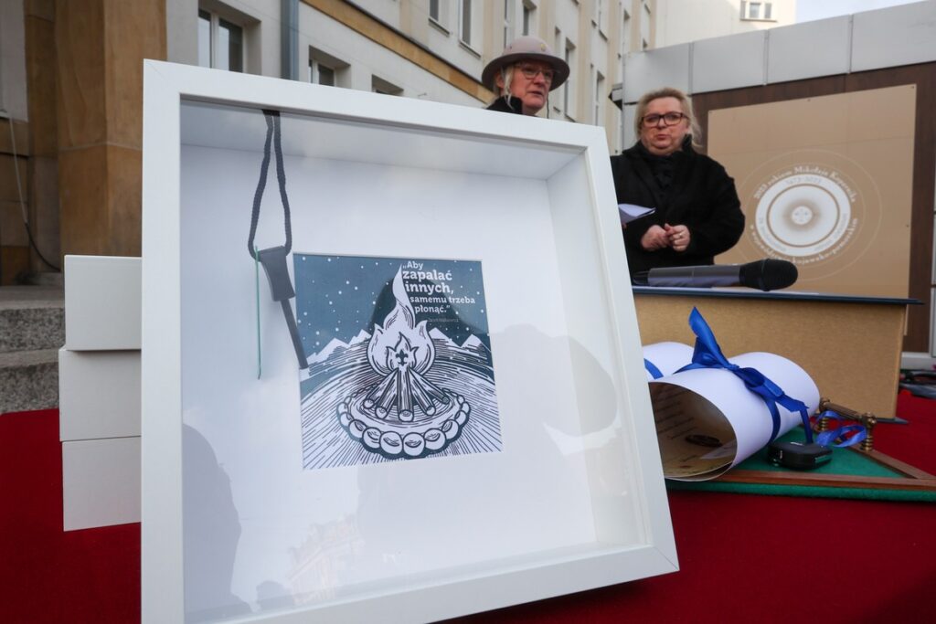 Przekazanie sprzętu harcerzom, fot. Mikołaj Kuras dla UMWKP