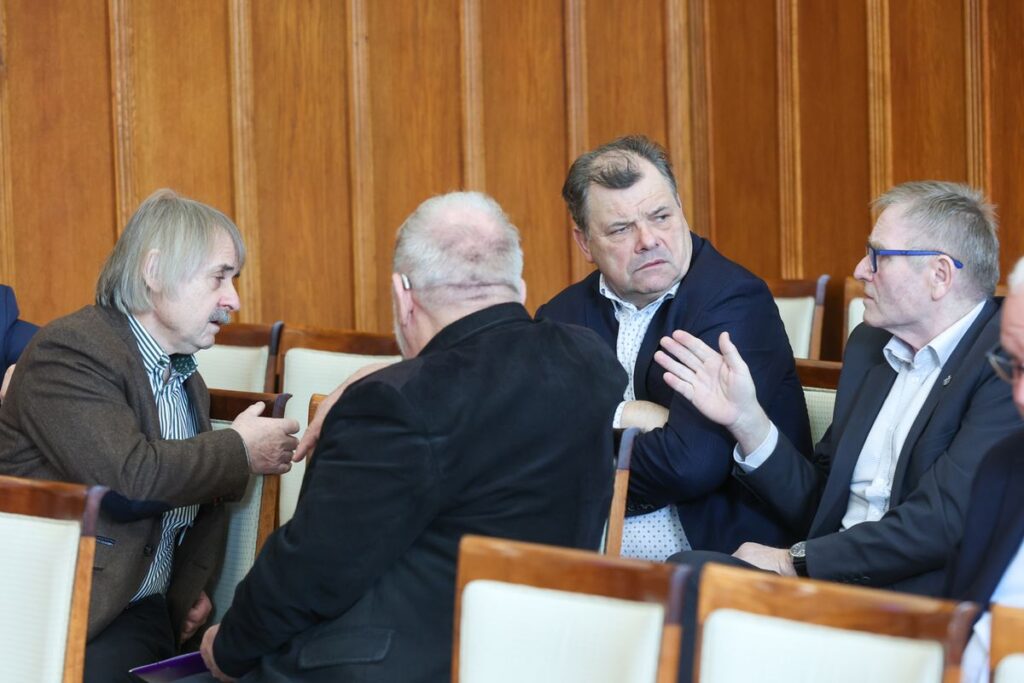 Nadzwyczajne posiedzenie sejmiku województwa poświęcone sytuacji rolnictwa, fot. Mikołaj Kuras dla UMWKP