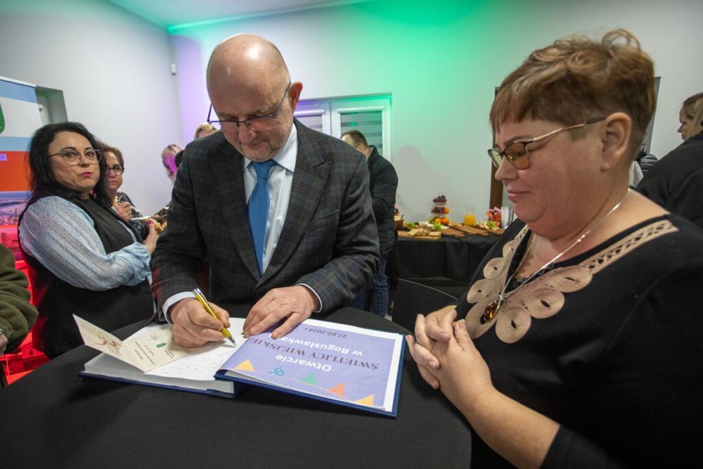 Otwarcie świetlicy wiejskiej w Bogusławkach, fot. Mikołaj Kuras dla UMWKP