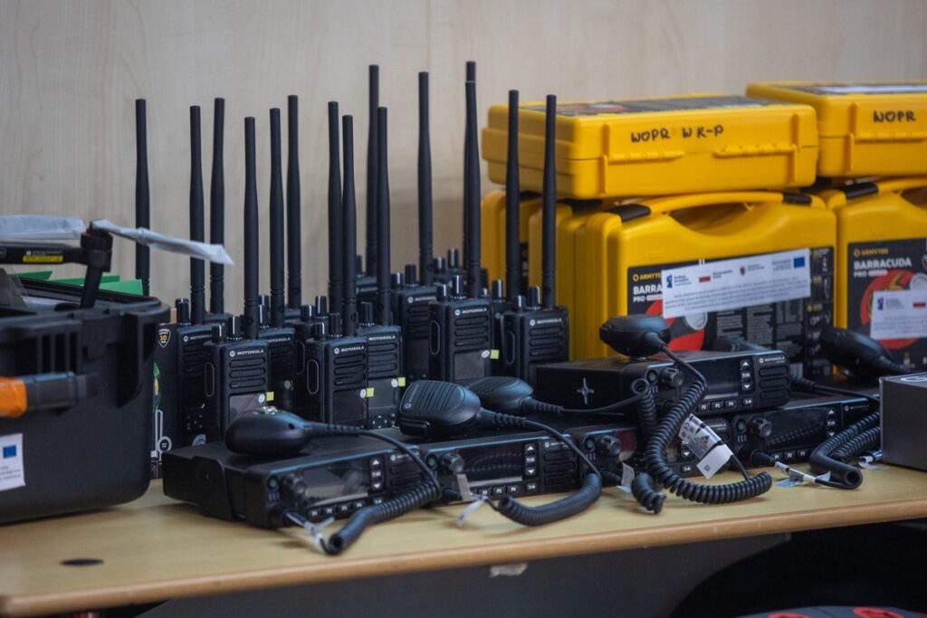 Przekazanie sprzętu dla jednostek WOPR fot. Mikołaj Kuras dla UMWKP