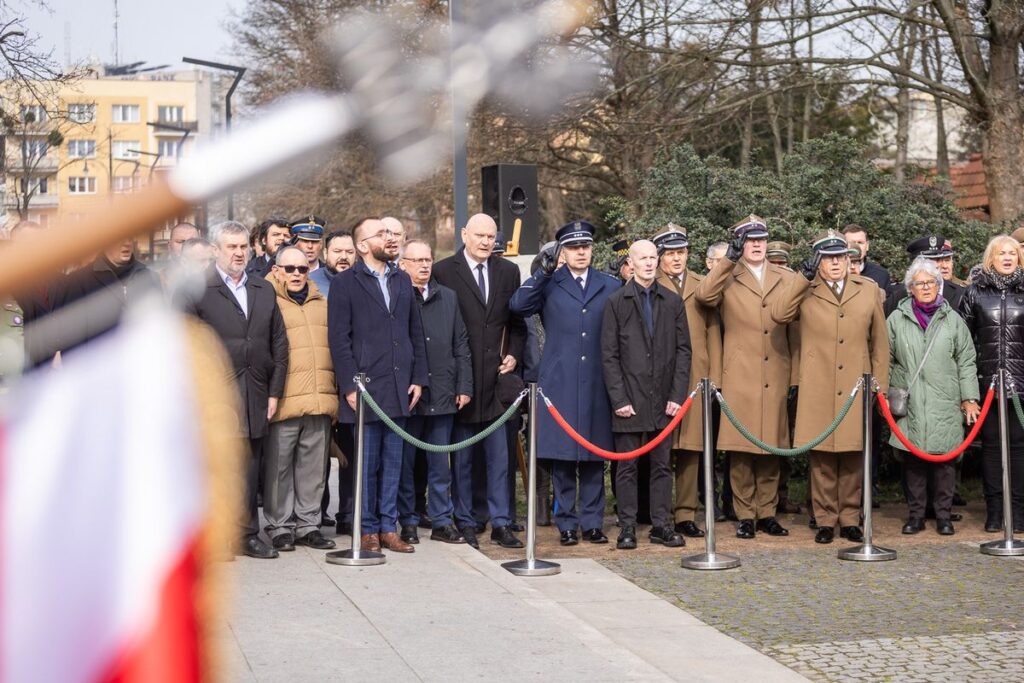 Toruńskie obchody Narodowego Dnia Pamięci Żołnierzy Wyklętych, fot. Szymon Zdziebło/tarantoga.pl dla UMWKP