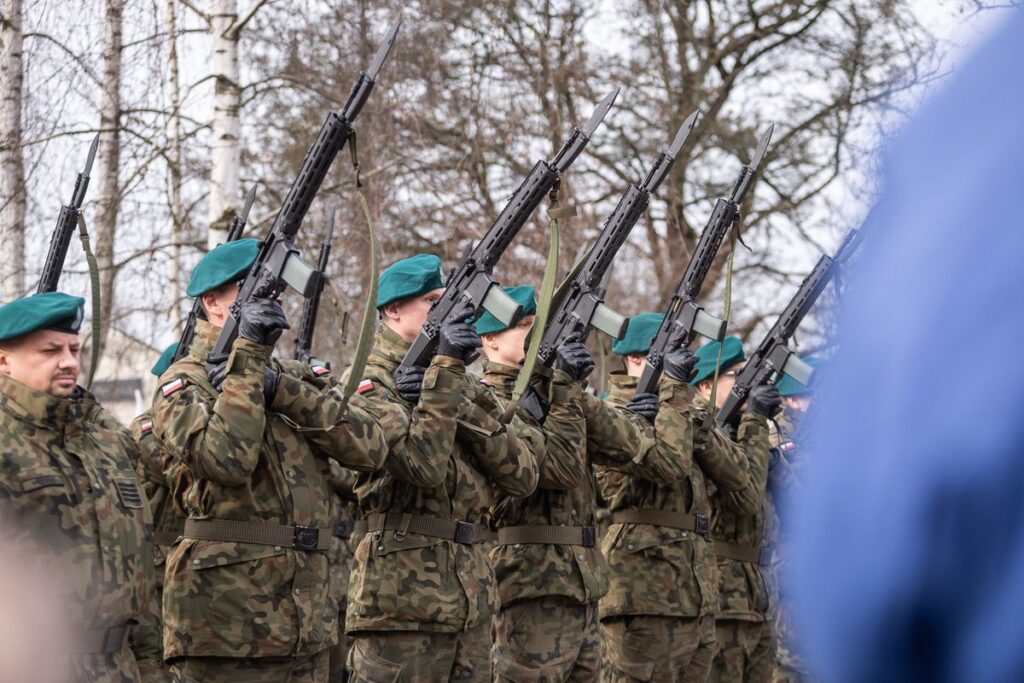 Toruńskie obchody Narodowego Dnia Pamięci Żołnierzy Wyklętych, fot. Szymon Zdziebło/tarantoga.pl dla UMWKP