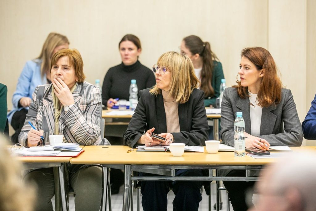 Inauguracyjne spotkanie zespołu ds. ustawy antysmogowej, fot. Andrzej Goiński dla UMWKP