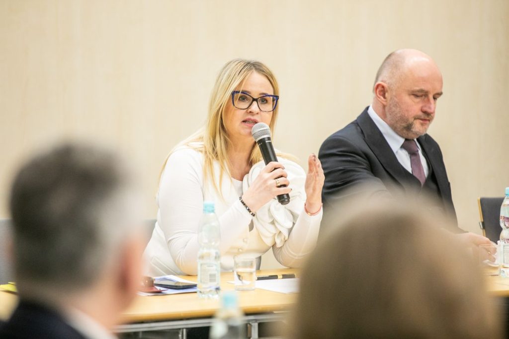 Inauguracyjne spotkanie zespołu ds. ustawy antysmogowej, fot. Andrzej Goiński dla UMWKP