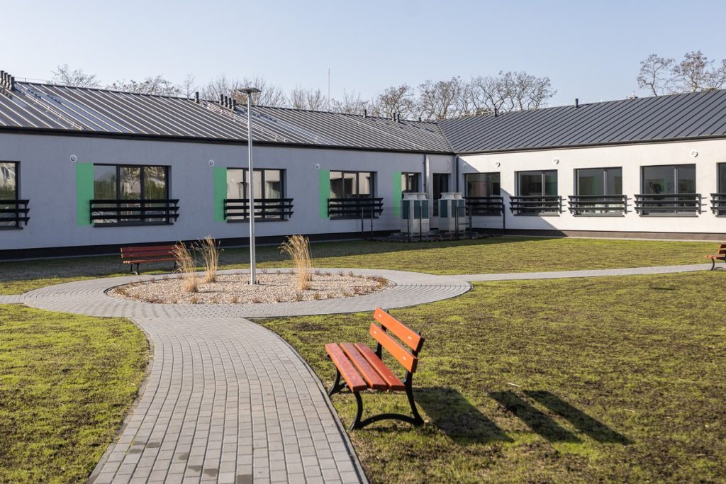 Otwarcie Całodobowego Młodzieżowego Oddziału Leczenia Uzależnień w Czerniewicach, fot. Szymon Zdziebło/tarantoga.pl dla UMWKP