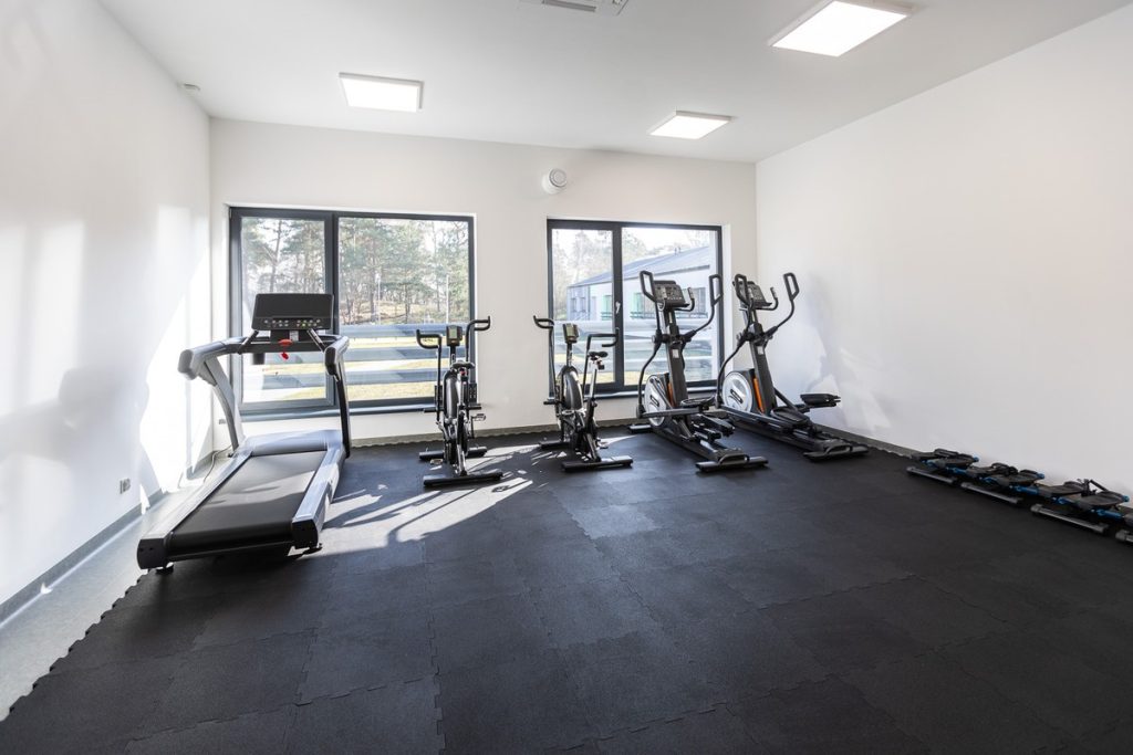 Otwarcie Całodobowego Młodzieżowego Oddziału Leczenia Uzależnień w Czerniewicach, fot. Szymon Zdziebło/tarantoga.pl dla UMWKP