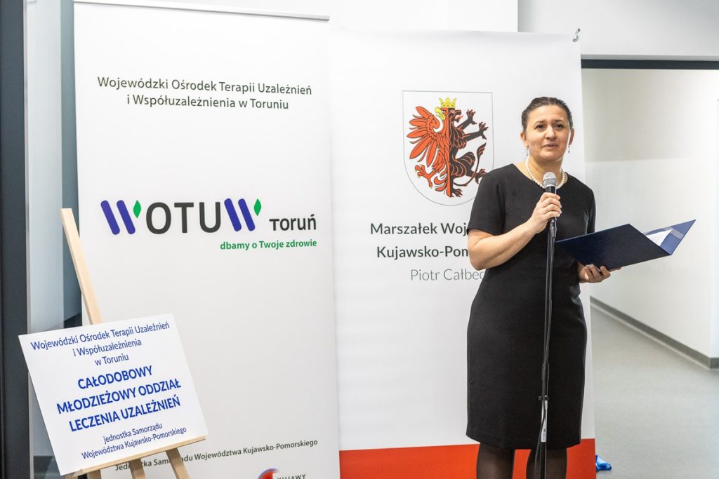 Otwarcie Całodobowego Młodzieżowego Oddziału Leczenia Uzależnień w Czerniewicach, fot. Szymon Zdziebło/tarantoga.pl dla UMWKP