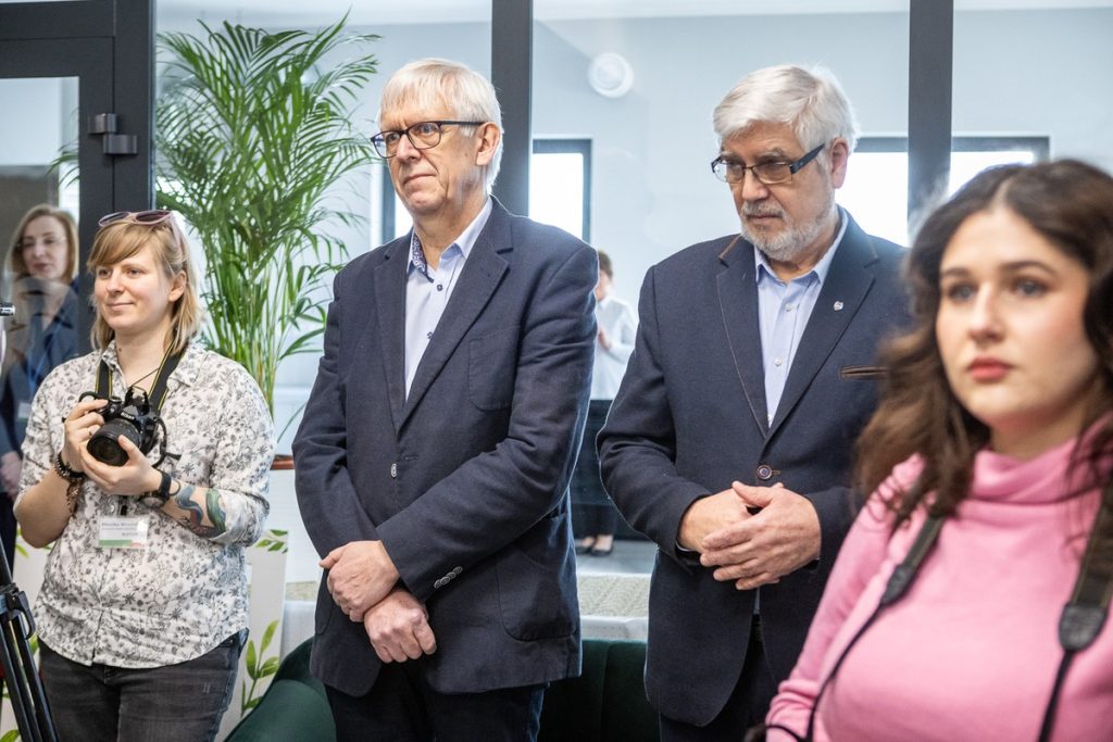 Otwarcie Całodobowego Młodzieżowego Oddziału Leczenia Uzależnień w Czerniewicach, fot. Szymon Zdziebło/tarantoga.pl dla UMWKP