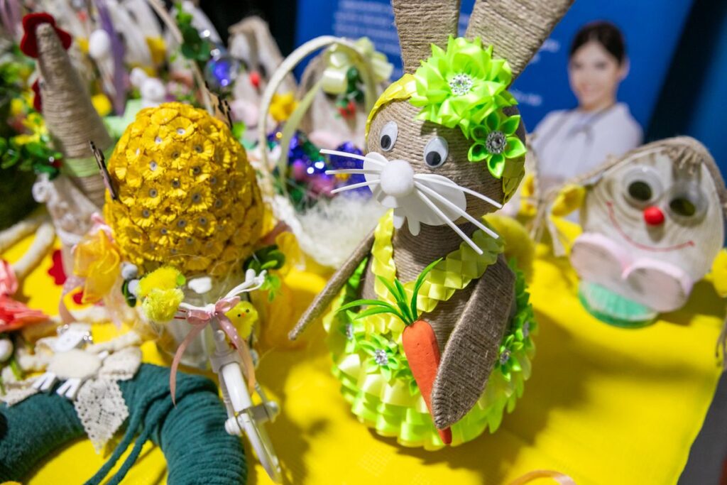 Wielkanocny kiermasz w Urzędzie Marszałkowskim, fot. Andrzej Goiński/UMWKP