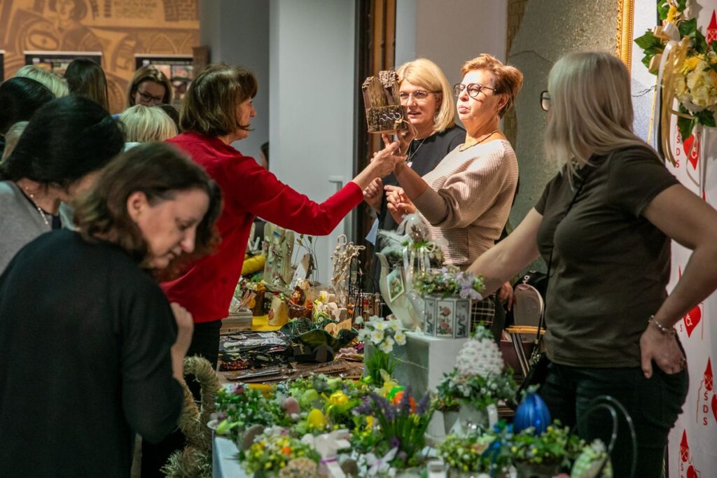 Wielkanocny kiermasz w Urzędzie Marszałkowskim, fot. Andrzej Goiński/UMWKP