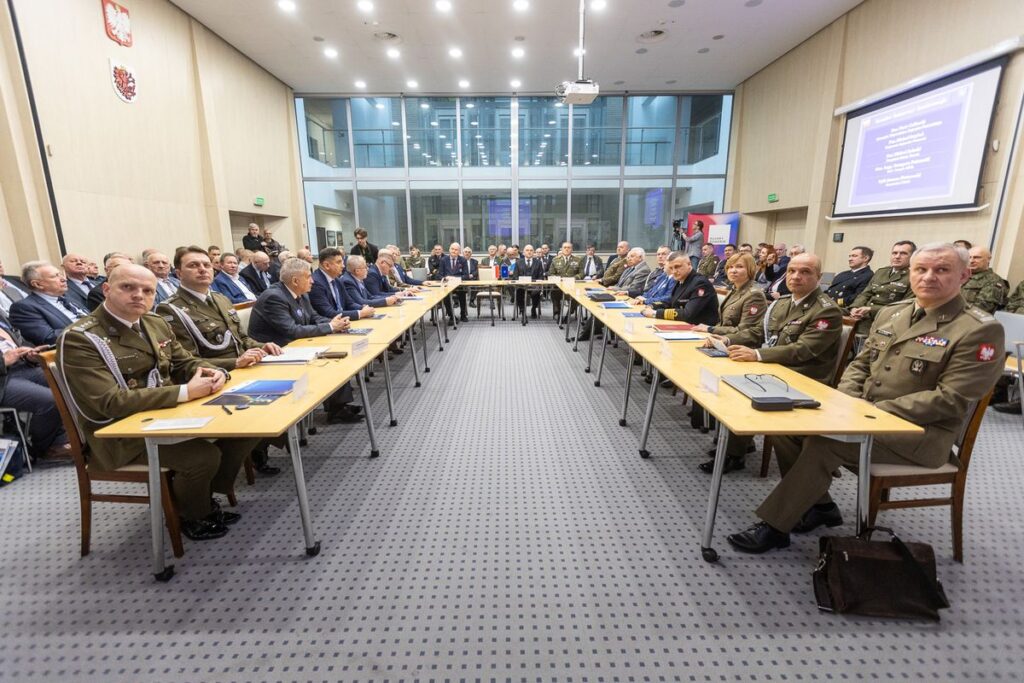 Toruńskie obchody 25 lat Polski w NATO, fot. Szymon Zdziebło/tarantoga.pl dla UMWKP