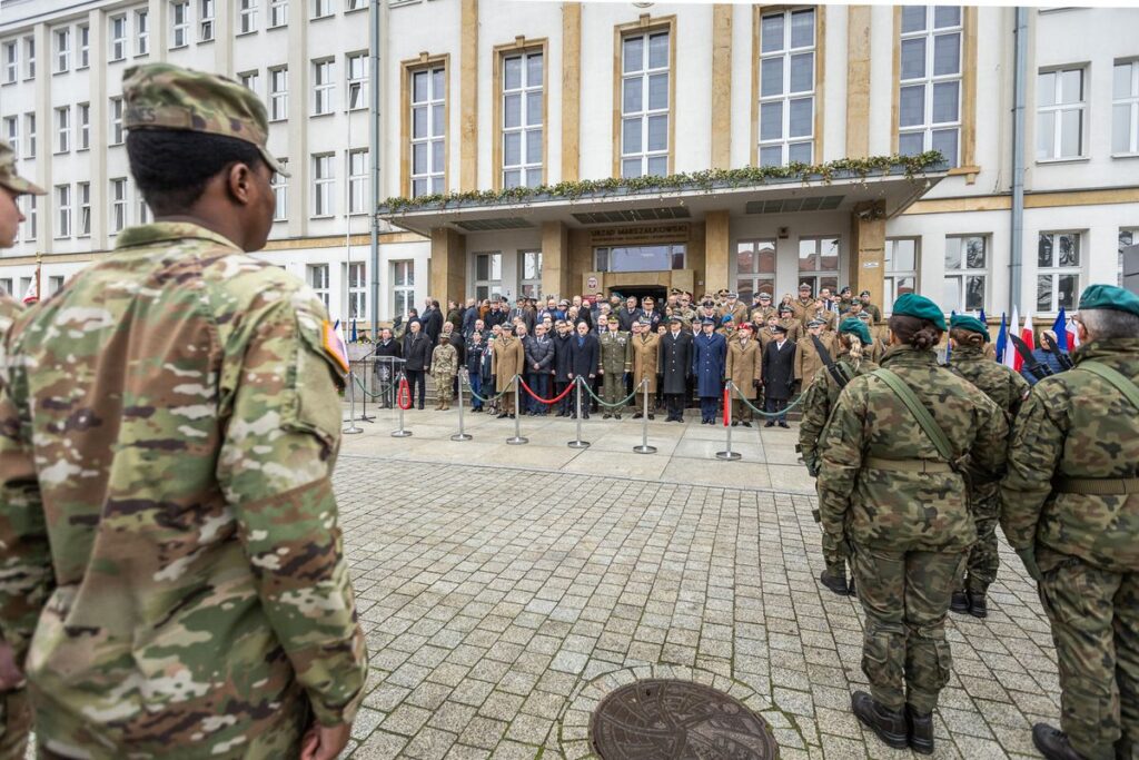 Toruńskie obchody 25 lat Polski w NATO, fot. Szymon Zdziebło/tarantoga.pl dla UMWKP