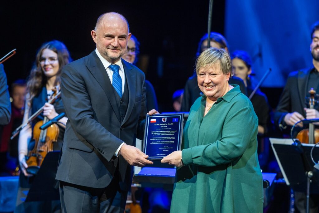 Uroczysta gala z okazji 25. rocznicy wstąpienia Polski do NATO, fot. Szymon Zdziebło/tarantoga.pl dla UMWKP