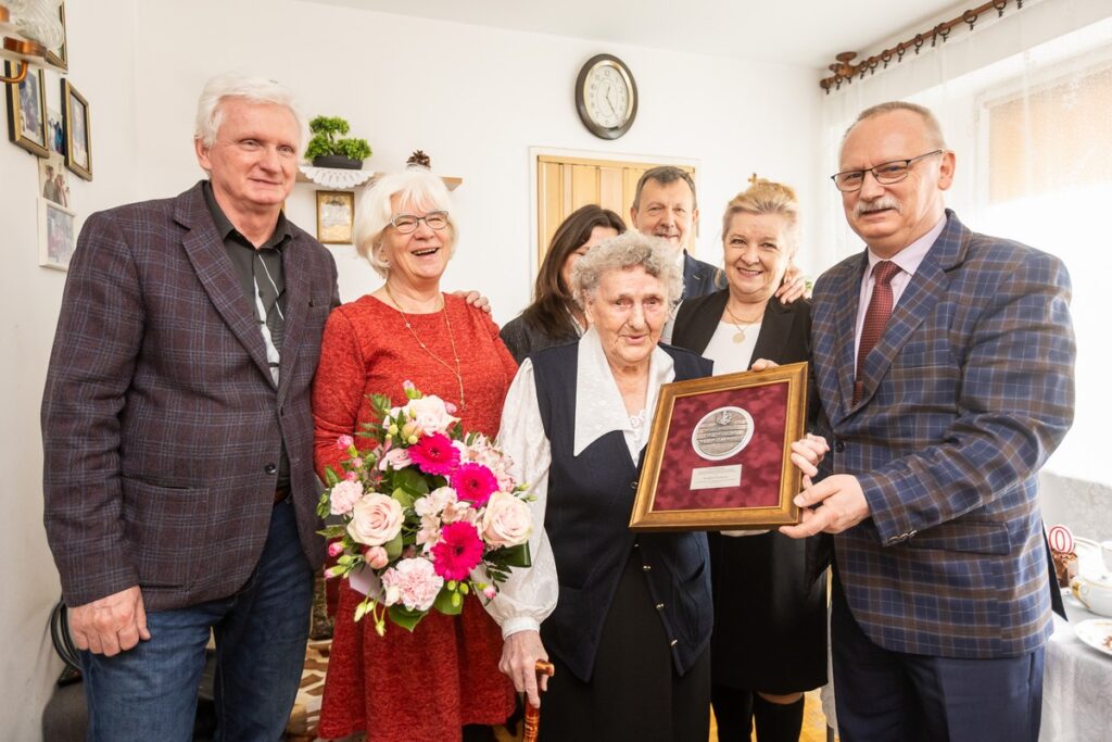 Wizyta u Bernadetty Ruszkiewicz, fot. Szymon Zdziebło/tarantoga.pl dla UMWKP