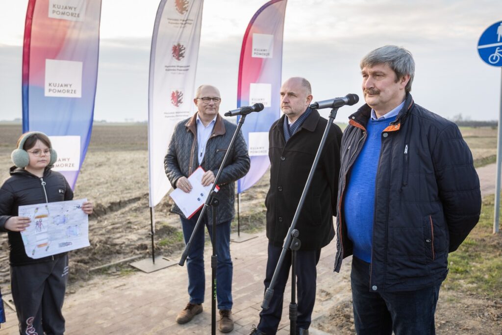 Inauguracja programu poprawiającego bezpieczeństwo na wojewódzkich trasach, Dębiny 14 marca 2024, fot. Szymon Zdziebło/tarantoga.pl dla UMWKP