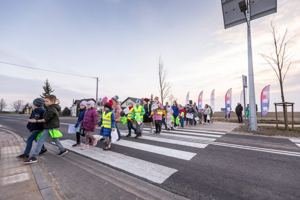 Inauguracja programu poprawiającego bezpieczeństwo na wojewódzkich trasach, Dębiny 14 marca 2024, fot. Szymon Zdziebło/tarantoga.pl dla UMWKP