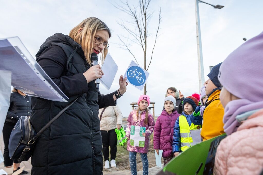 Inauguracja programu poprawiającego bezpieczeństwo na wojewódzkich trasach, Dębiny 14 marca 2024, fot. Szymon Zdziebło/tarantoga.pl dla UMWKP