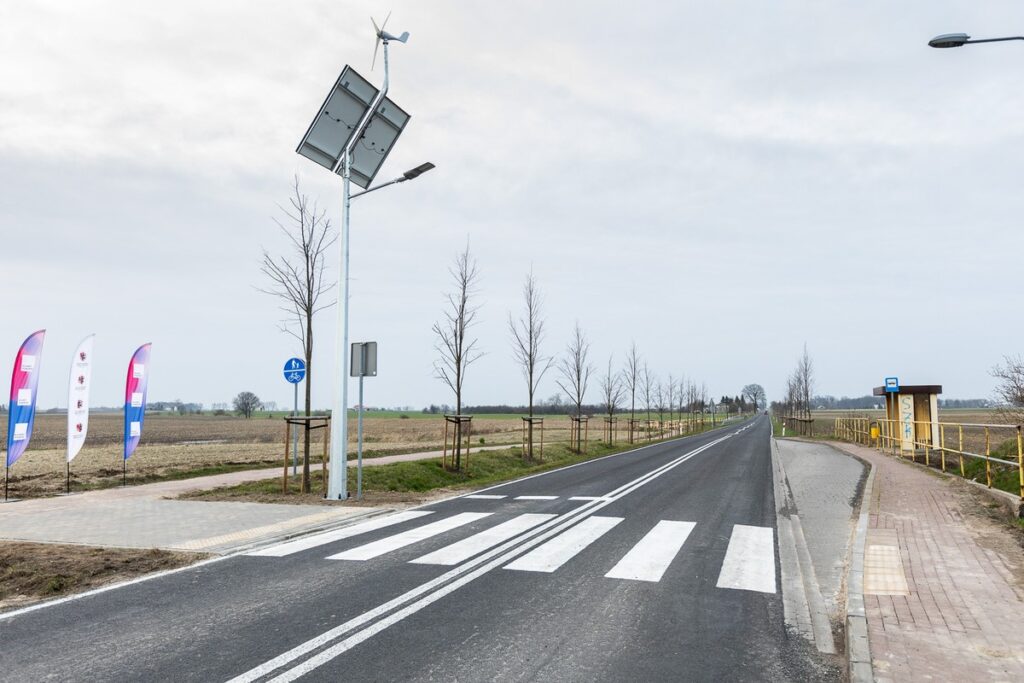 Inauguracja programu poprawiającego bezpieczeństwo na wojewódzkich trasach, Dębiny 14 marca 2024, fot. Szymon Zdziebło/tarantoga.pl dla UMWKP