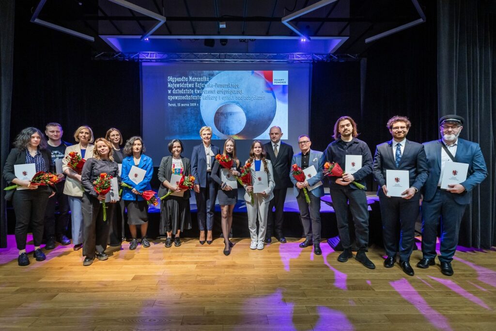 Wręczenie stypendiów artystycznych, fot. Szymon Zdziebło/tarantoga.pl dla UMWKP