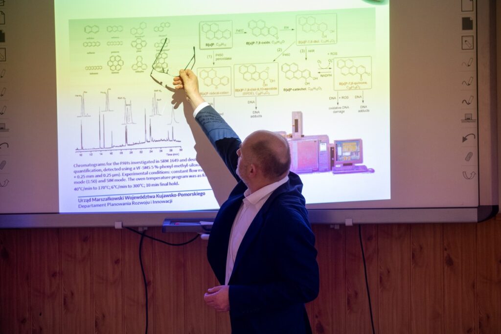 Lekcja w Grubnie, fot. Mikołaj Kuras dla UMWKP