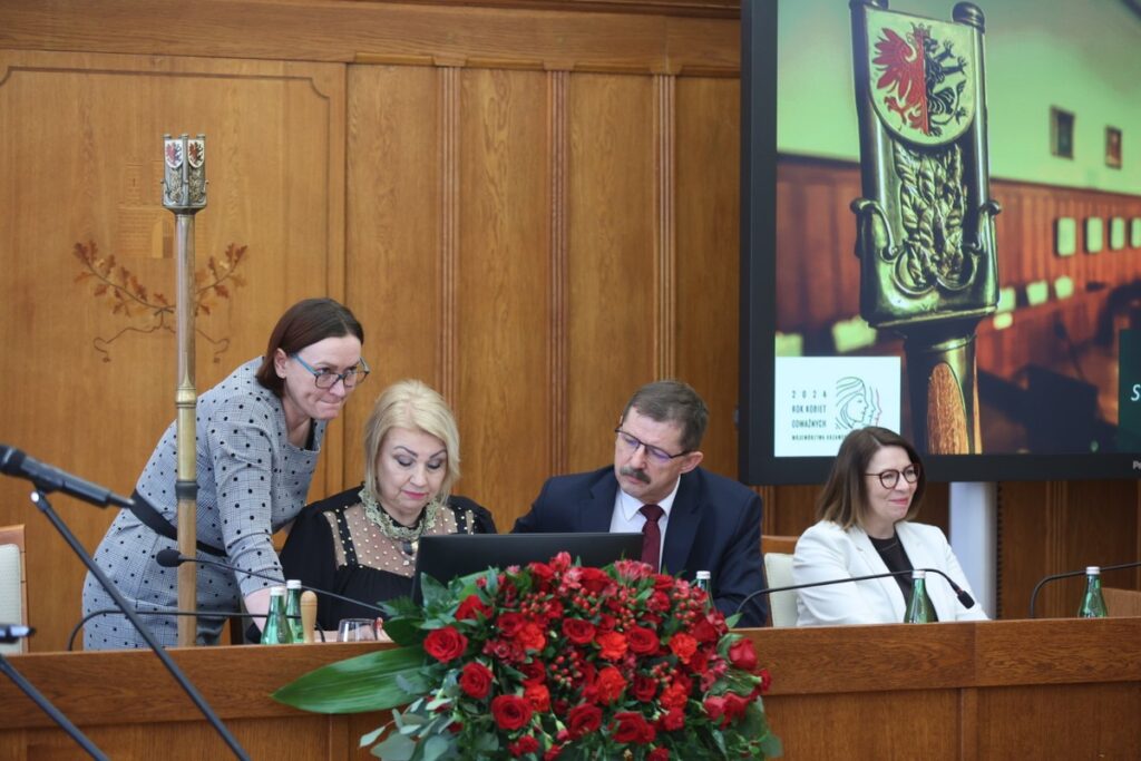 Kończąca VI kadencję samorządu województwa uroczysta sesja sejmiku, fot. Mikołaj Kuras dla UMWKP