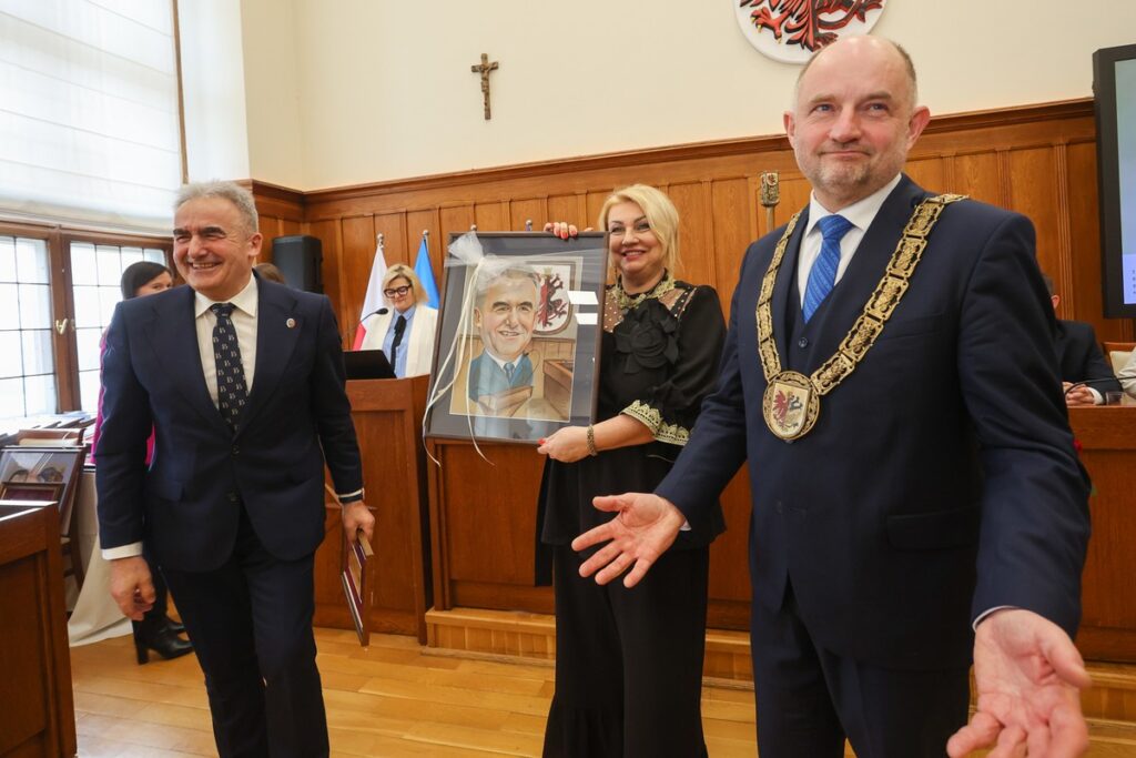 Kończąca VI kadencję samorządu województwa uroczysta sesja sejmiku, fot. Mikołaj Kuras dla UMWKP