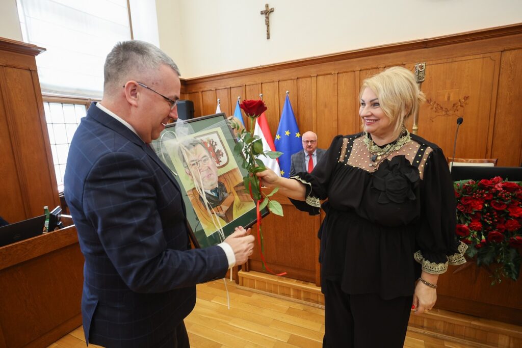 Kończąca VI kadencję samorządu województwa uroczysta sesja sejmiku, fot. Mikołaj Kuras dla UMWKP