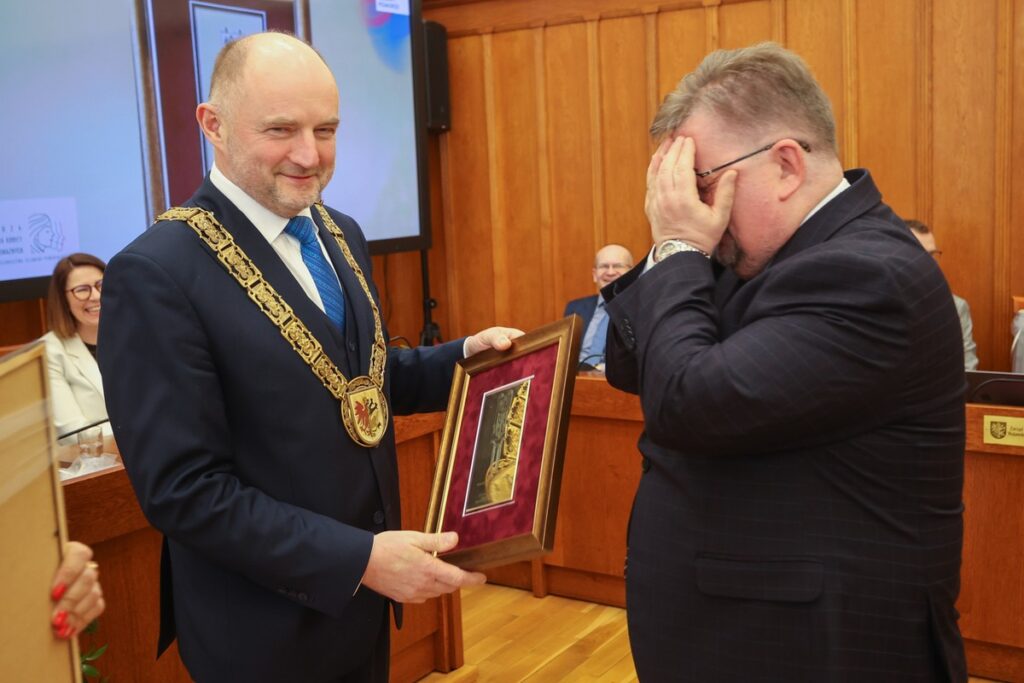 Kończąca VI kadencję samorządu województwa uroczysta sesja sejmiku, fot. Mikołaj Kuras dla UMWKP