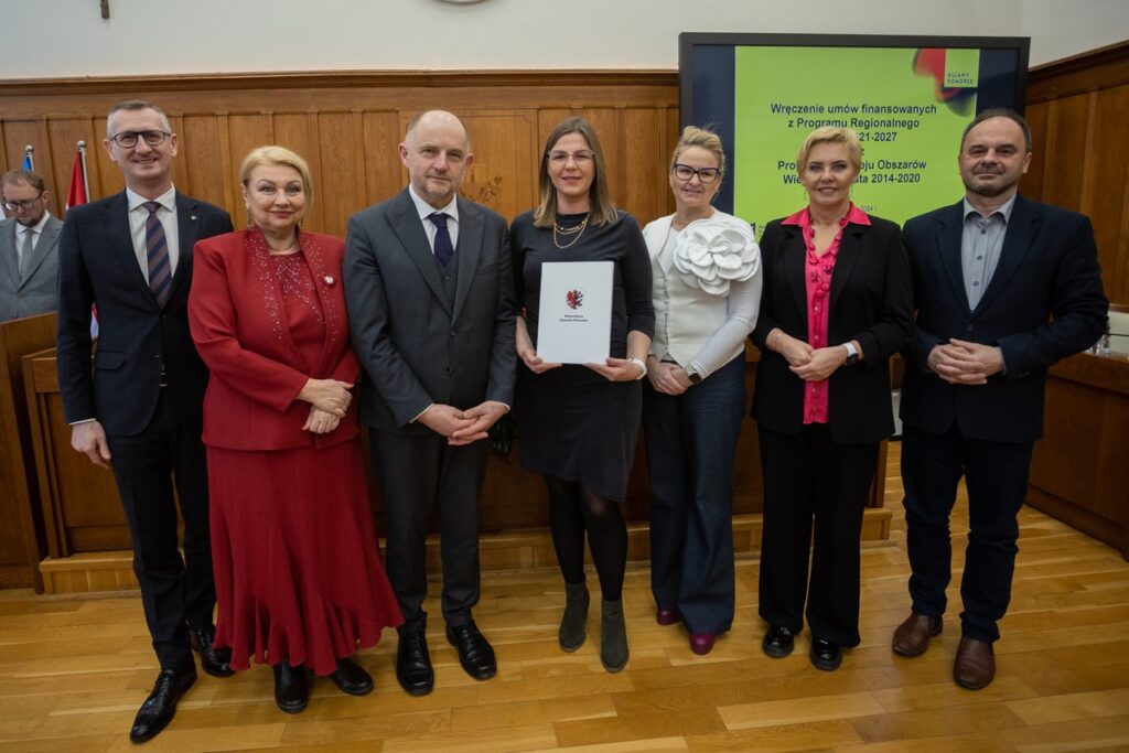 Wręczenie umów FeDKP i PROW, fot. Mikołaj Kuras dla UMWKP