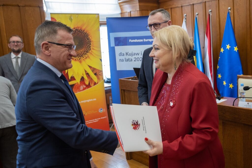 Wręczenie umów FeDKP i PROW, fot. Mikołaj Kuras dla UMWKP