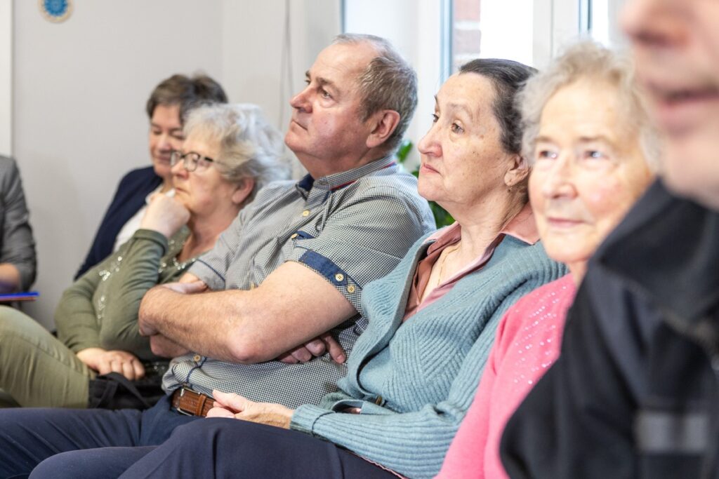 Spotkanie w Biskupicach ws. dziennych domów pomocy, fot. Szymon Zdziebło/tarantoga.pl dla UMWKP