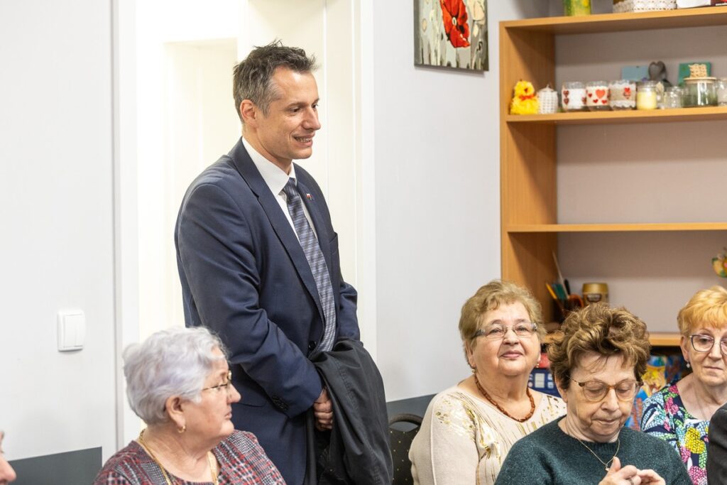Spotkanie w Biskupicach ws. dziennych domów pomocy, fot. Szymon Zdziebło/tarantoga.pl dla UMWKP