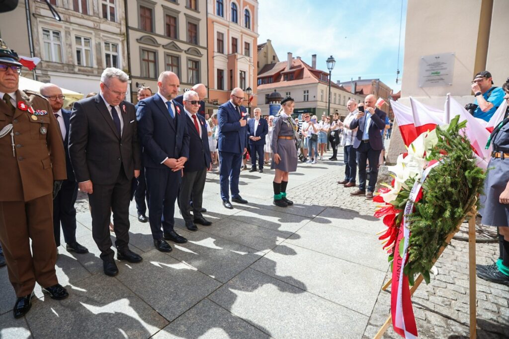 Wojewódzkie obchody Narodowego Święta Trzeciego Maja w Toruniu, fot. Szymon Zdziebło dla UMWKP