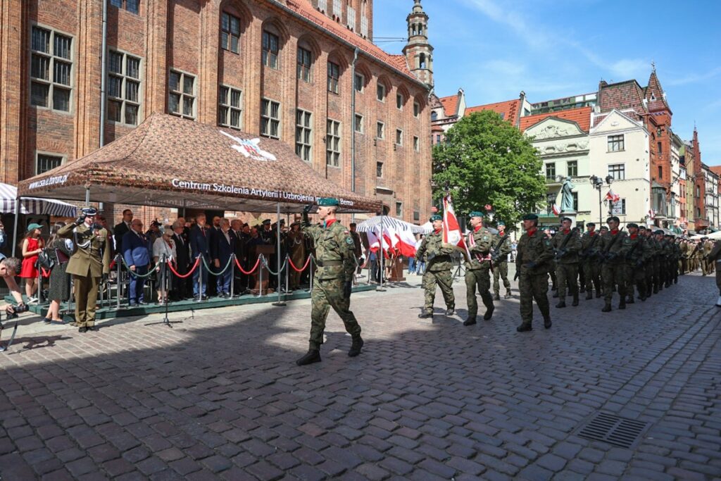 Wojewódzkie obchody Narodowego Święta Trzeciego Maja w Toruniu, fot. Szymon Zdziebło dla UMWKP
