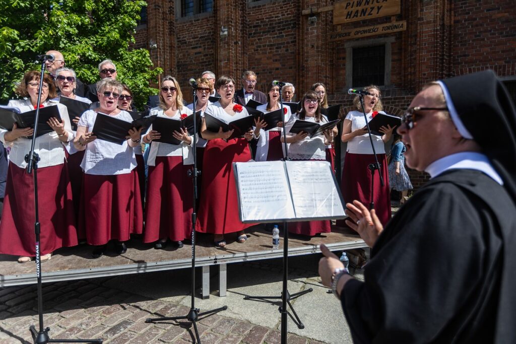 Wojewódzkie obchody Narodowego Święta Trzeciego Maja w Toruniu, fot. Szymon Zdziebło dla UMWKP