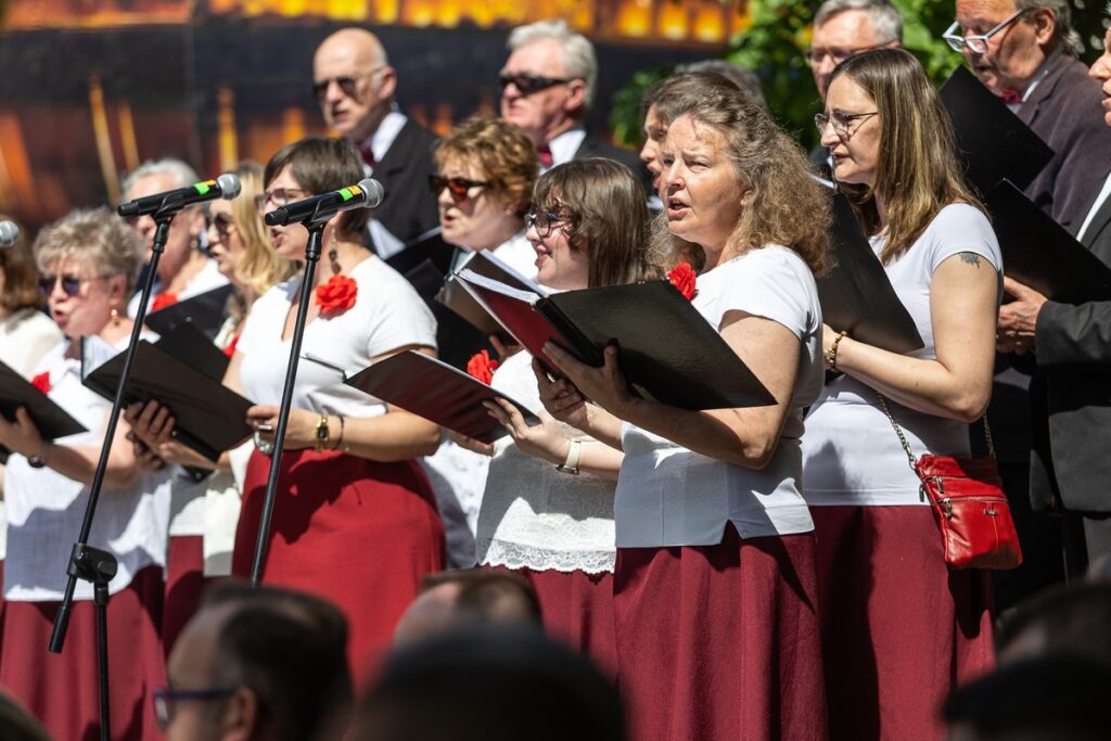 Wojewódzkie obchody Narodowego Święta Trzeciego Maja w Toruniu, fot. Szymon Zdziebło dla UMWKP
