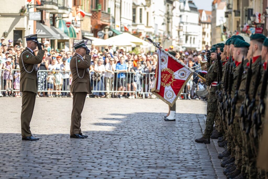 Wojewódzkie obchody Narodowego Święta Trzeciego Maja w Toruniu, fot. Szymon Zdziebło dla UMWKP